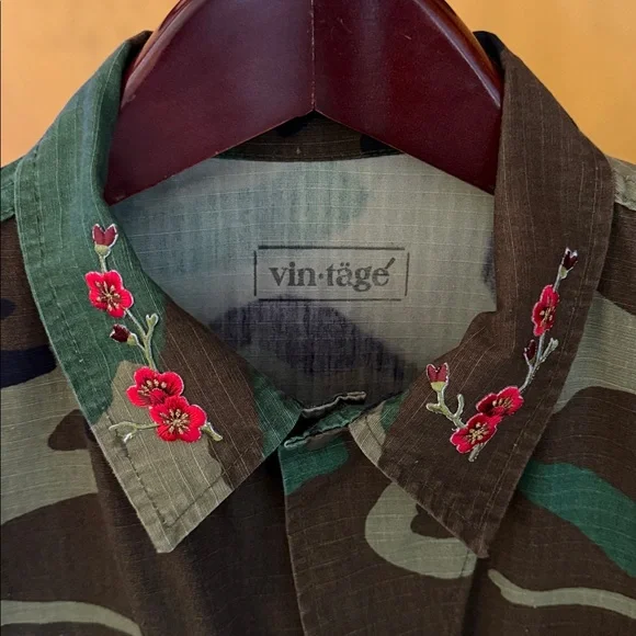 VIN•TAGÉ Custom Camo Vest - Picture 4 of 17